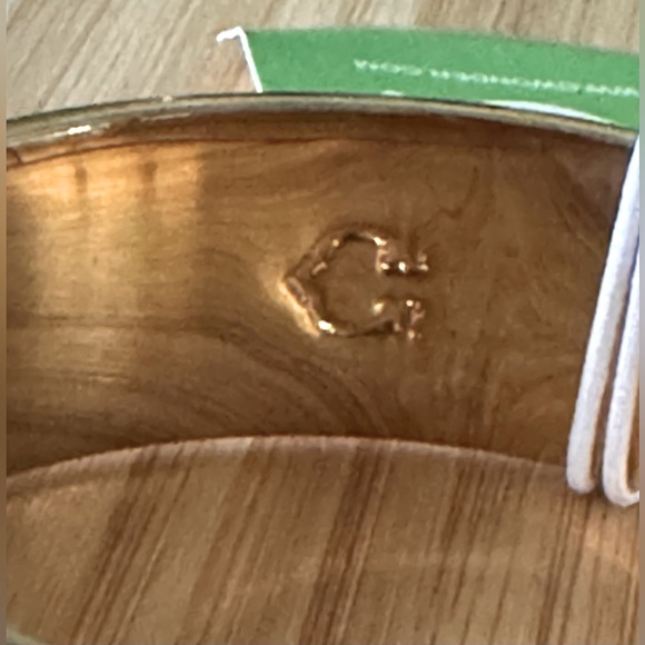 C WONDER GOLD TONE BABY BLUE LETTER INITIAL ( T ) EMBLEM HINGED BRACELET, NWT - Picture 2 of 9